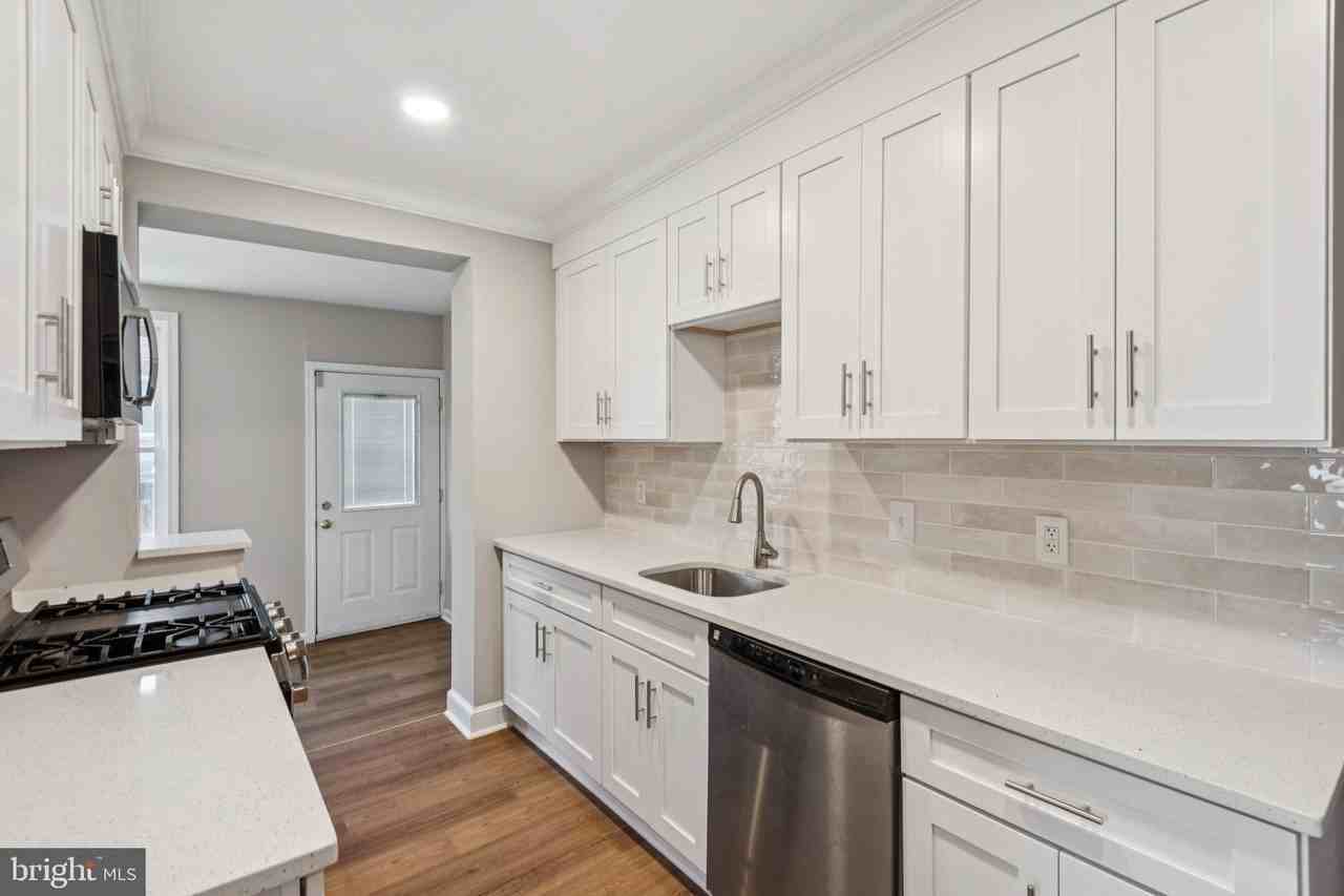 1450 Ogden St Nw - Photo 7 of 23