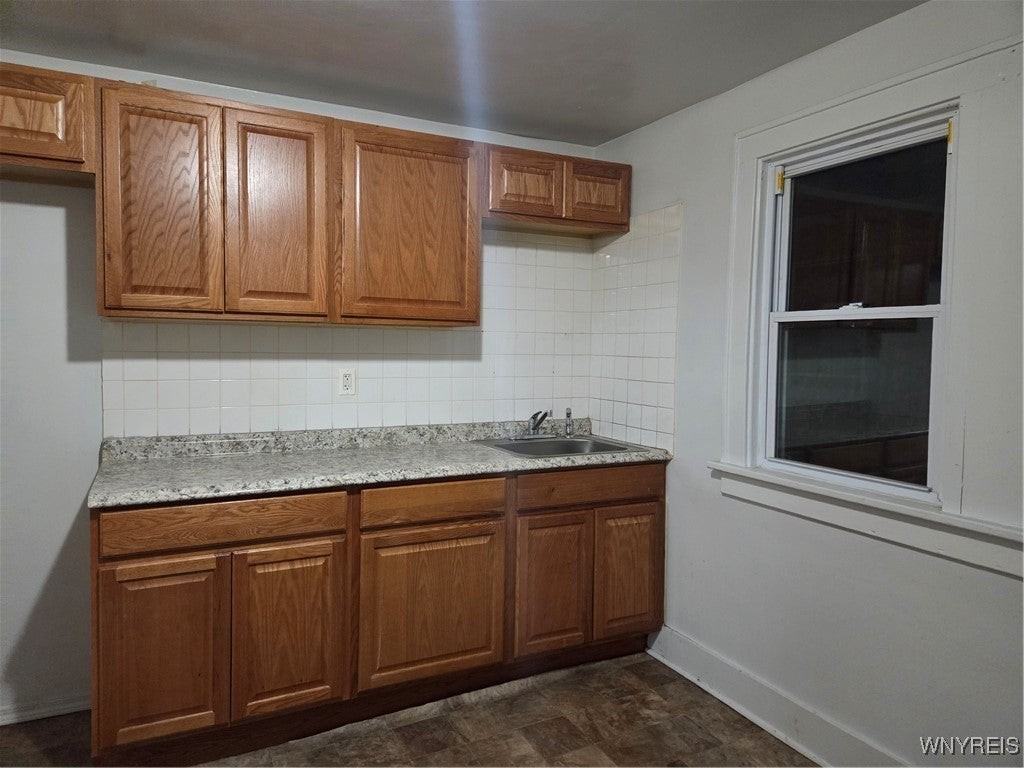 626 Lisbon Ave - Photo 3 of 8