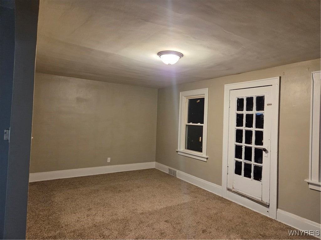 626 Lisbon Ave - Photo 5 of 8