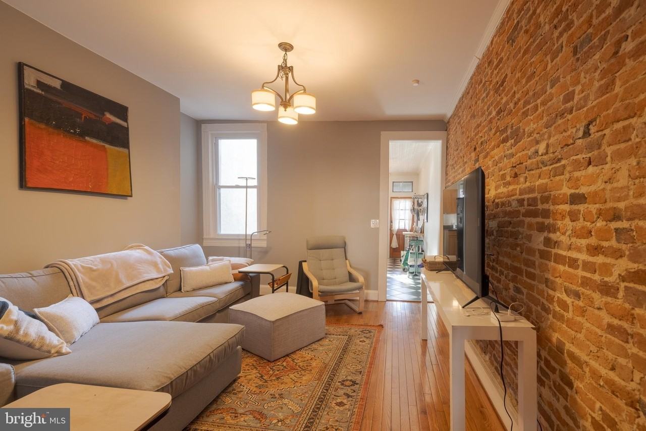 835 Wellington St - Photo 7 of 30