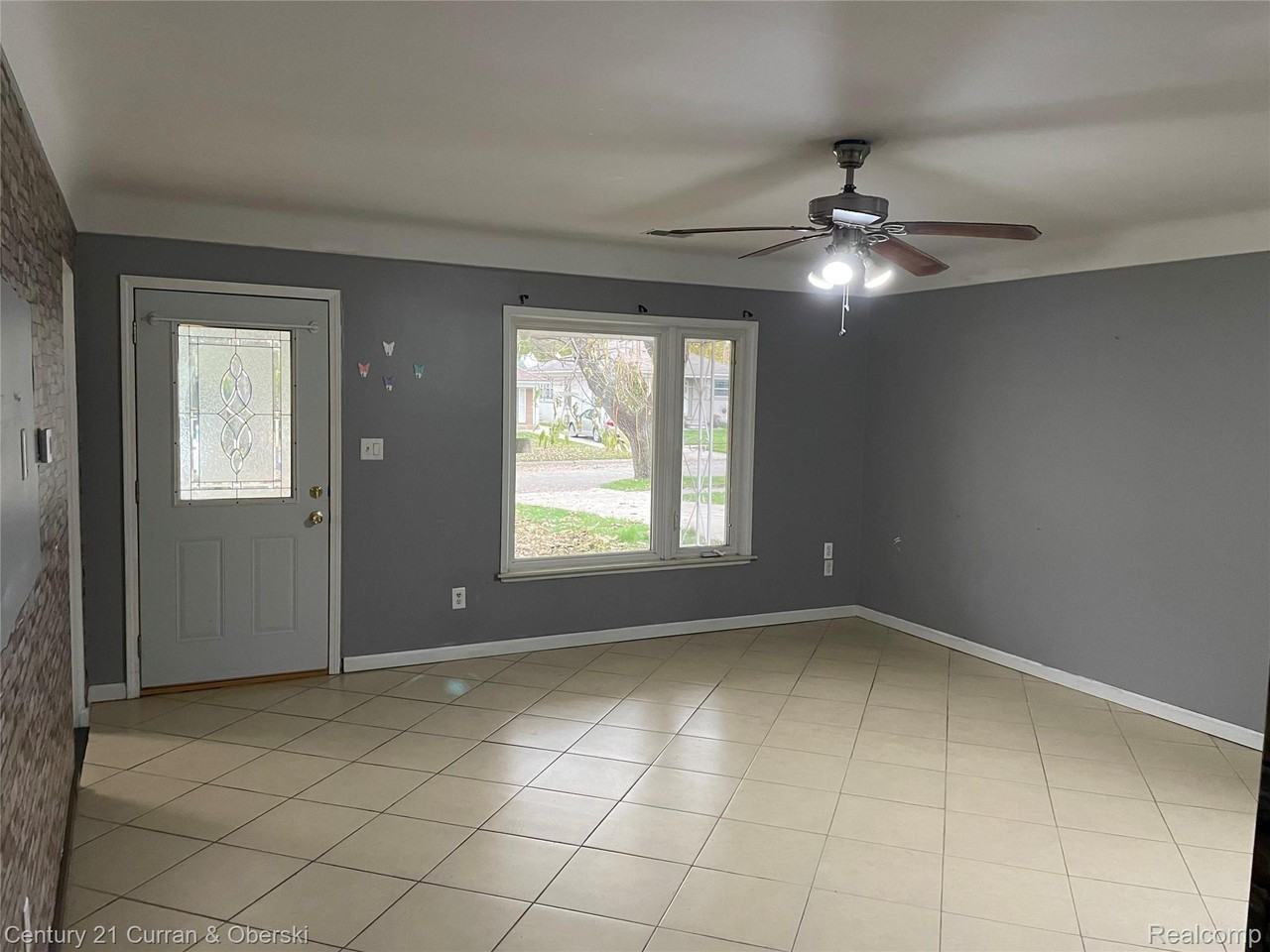 7427 Drexel St - Photo 3 of 11