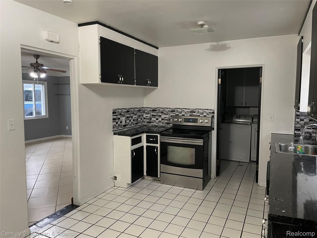 7427 Drexel St - Photo 5 of 11