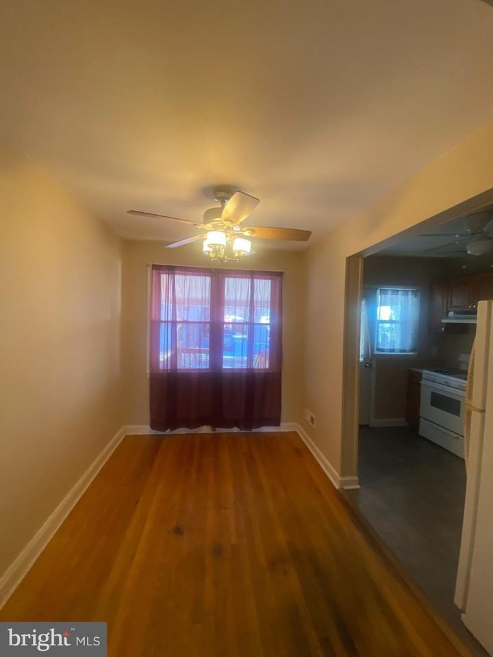 518 Chalcot Sq - Photo 7 of 17