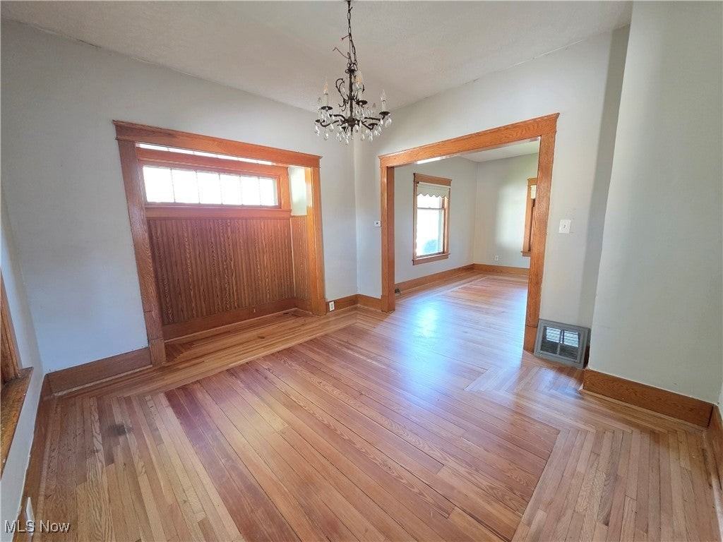 1116 Adelaide Ave Se - Photo 7 of 19