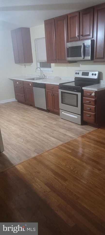 10810 Trafton Dr - Photo 2 of 12