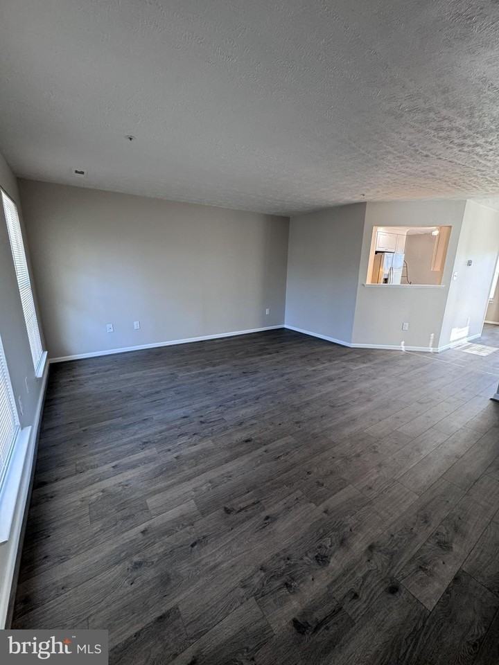 22070 Caravel Ct - Photo 2 of 17