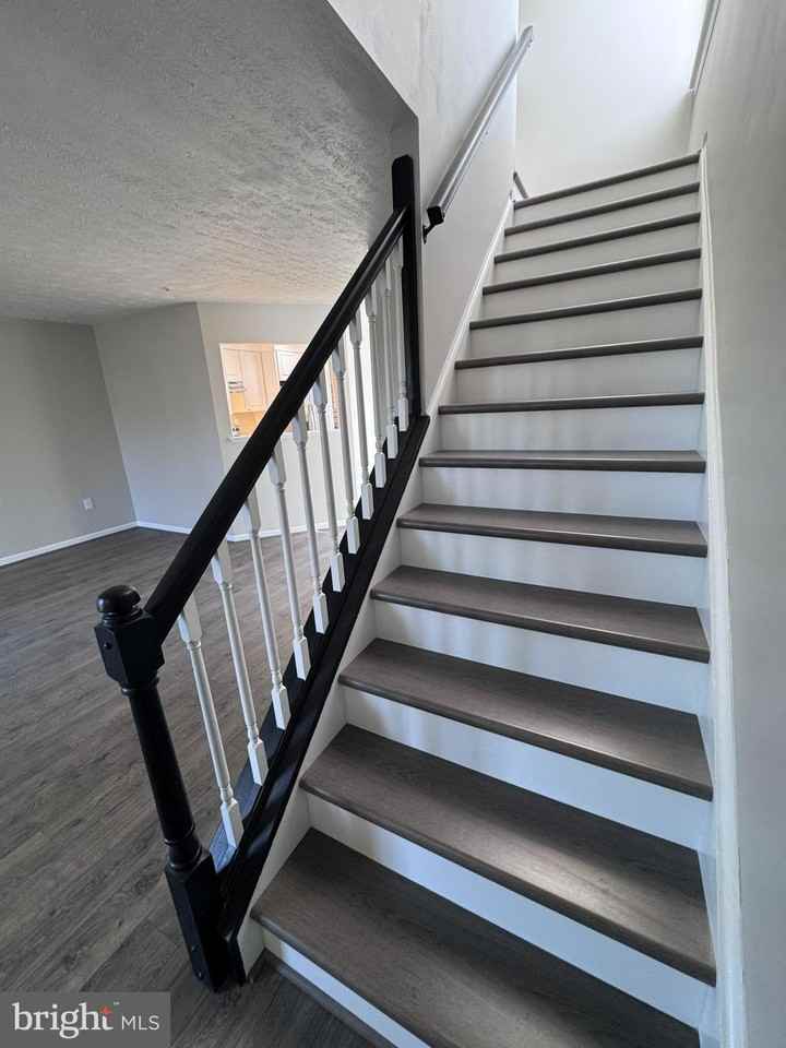 22070 Caravel Ct - Photo 6 of 17