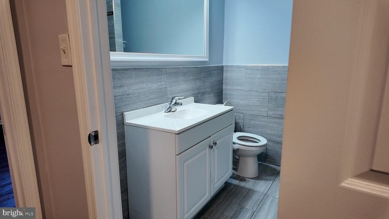 105 S Morton Ave - Photo 6 of 19