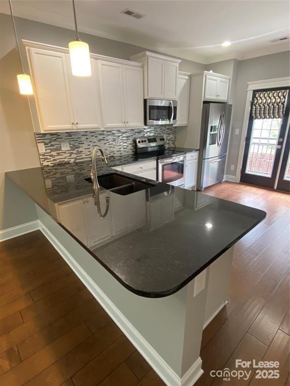 31 Myrtle St - Photo 4 of 13