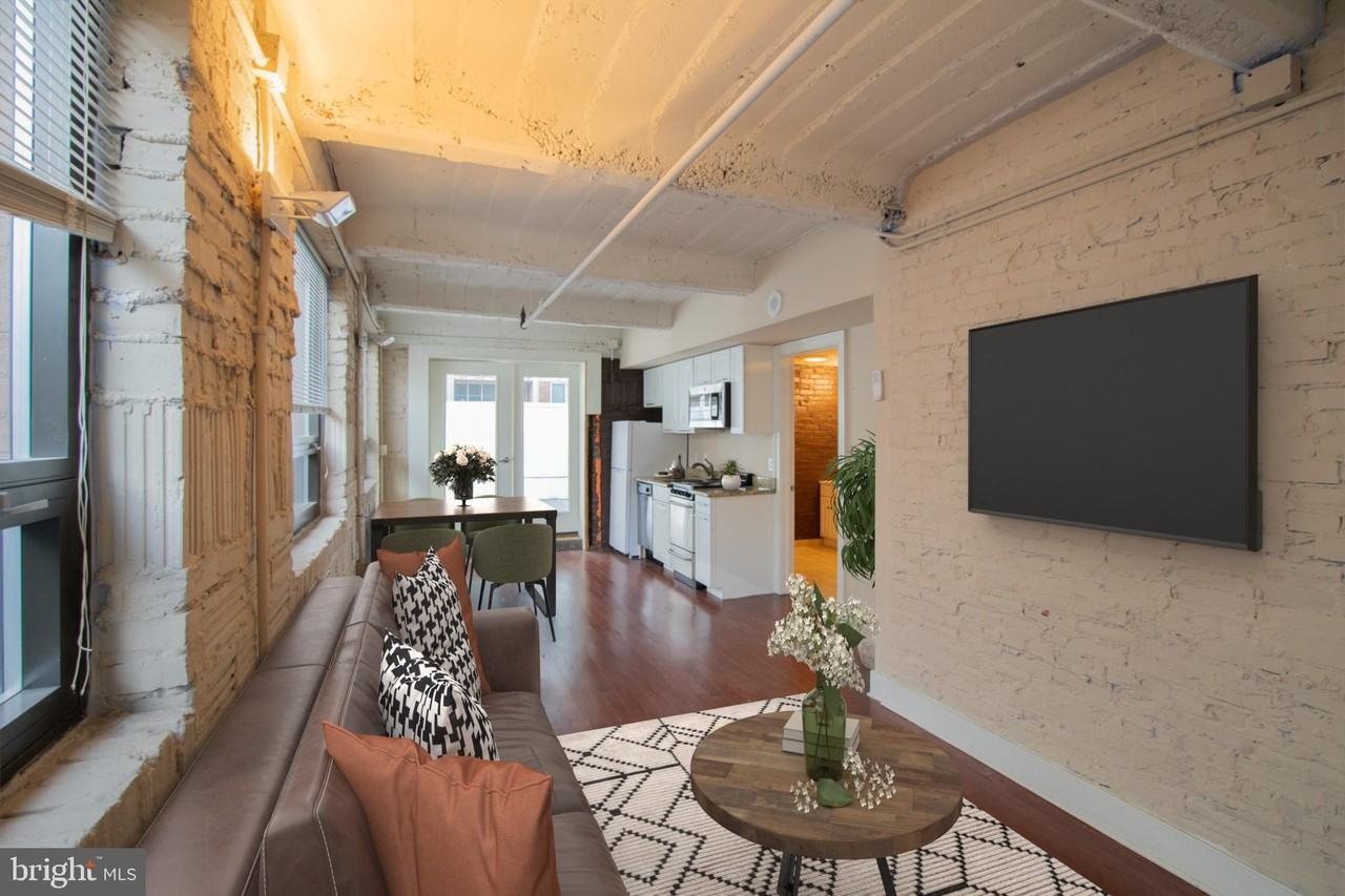 1501 Locust St Unit 901 #901 - Photo 5 of 13