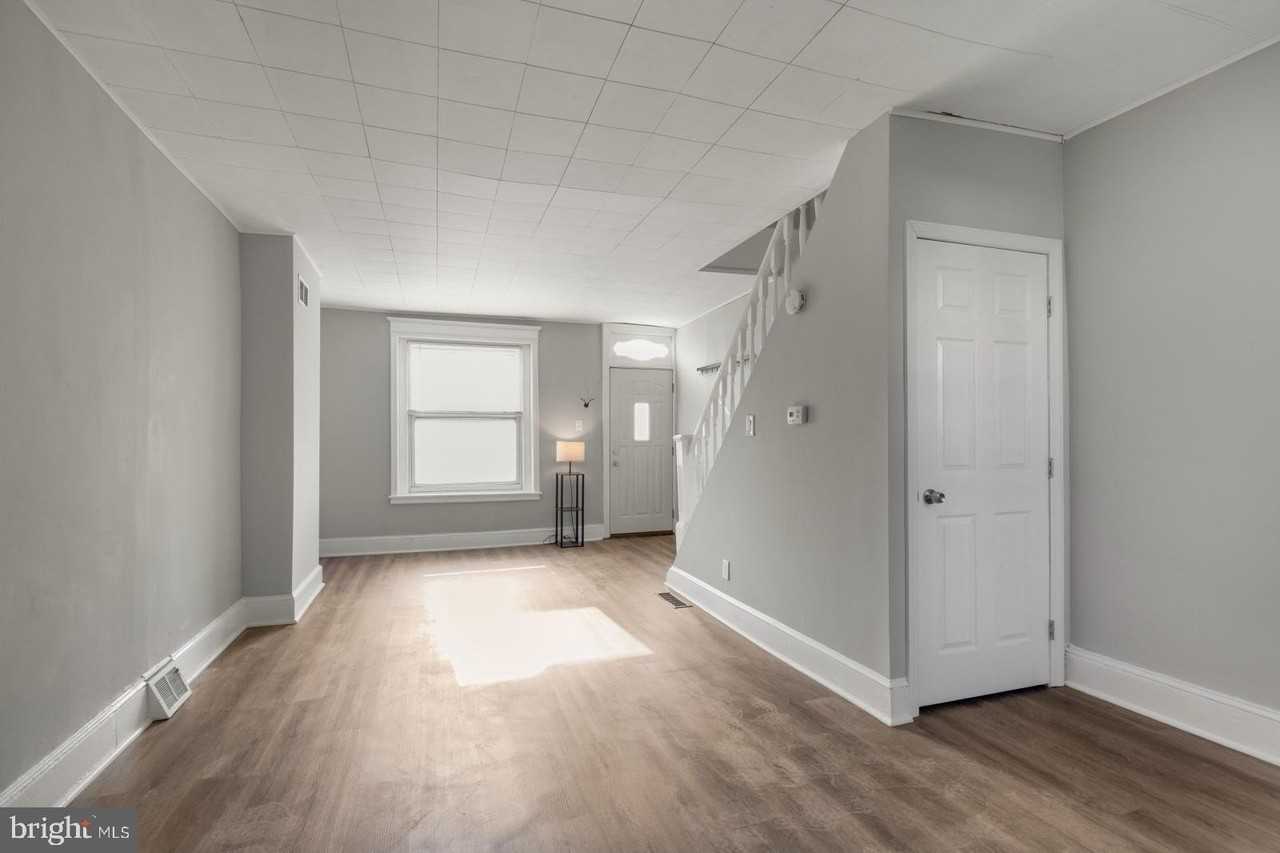 103 Daly St - Photo 7 of 23