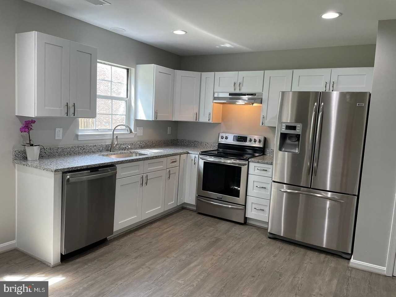 108 Hunter Run Rd - Photo 2 of 17