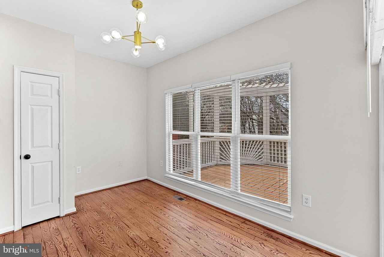 20905 Sandstone Sq - Photo 5 of 28