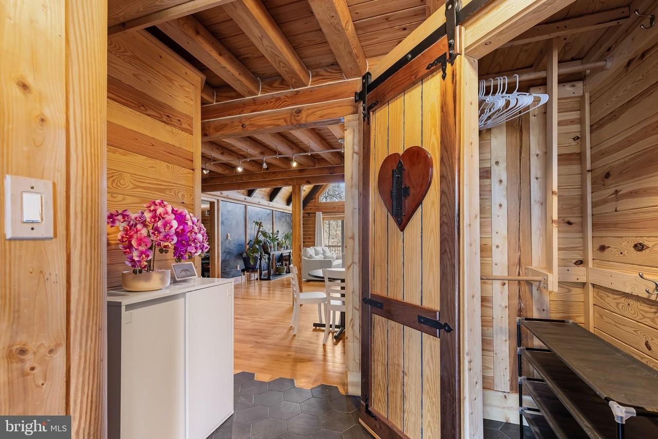 8 Hope Valley Ln - Photo 5 of 50