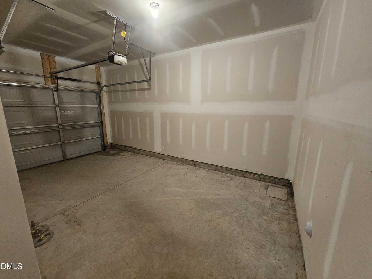 41 Hawkstone Dr - Photo 6 of 28