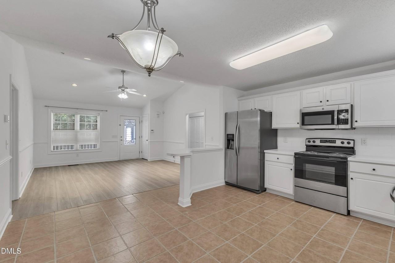 7040 Pine Rd - Photo 7 of 21