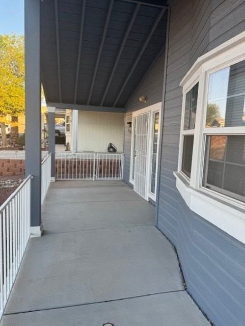 2558 Mountain Crst - Photo 2 of 18