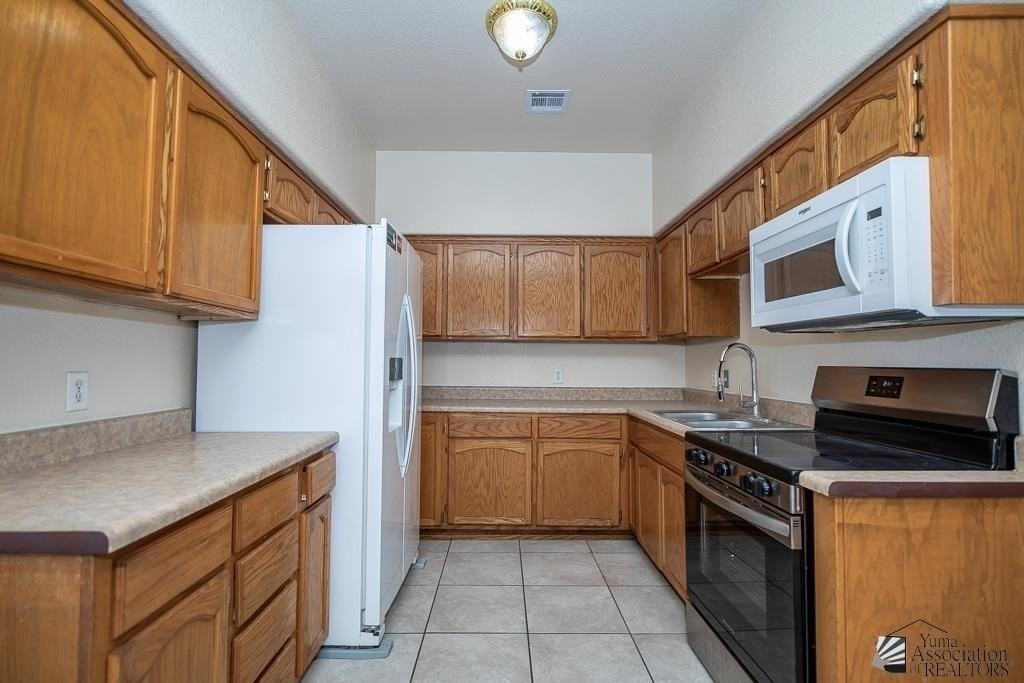 564 S Madison Ave #A - Photo 6 of 12