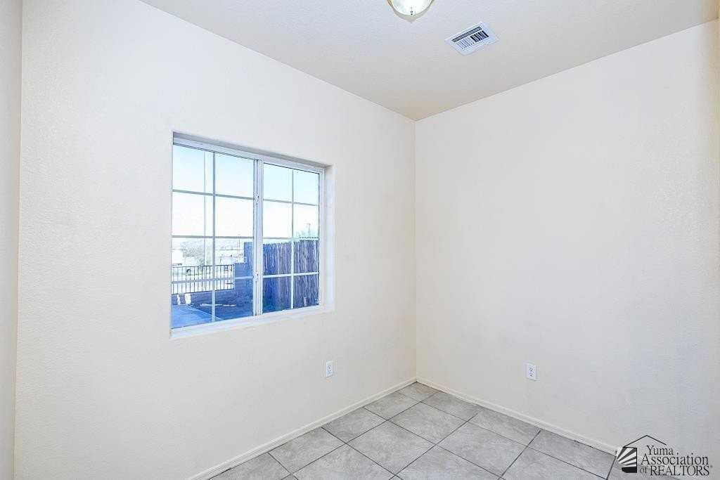 564 S Madison Ave #A - Photo 7 of 12