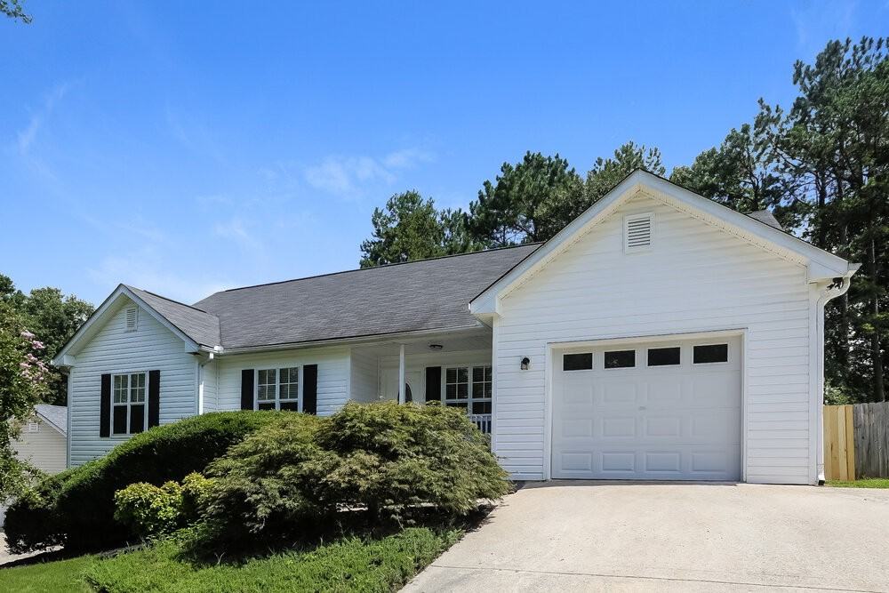 304 Mary Alice Dr - Photo 2 of 16