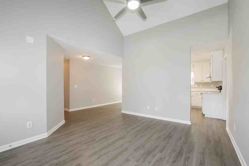 304 Mary Alice Dr - Photo 5 of 16