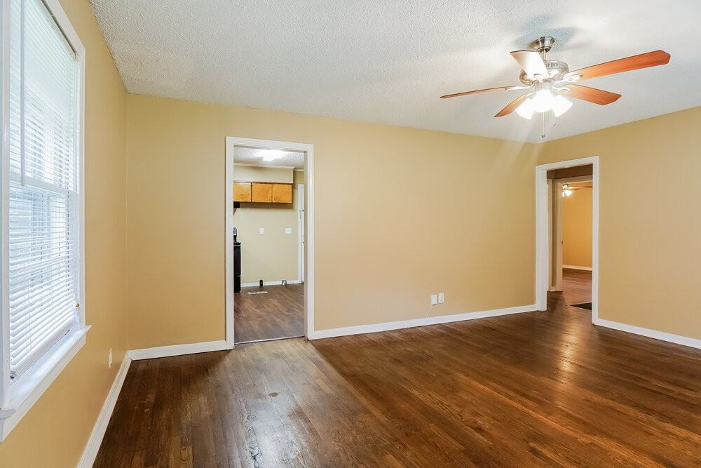 1221 27th Ave N - Photo 3 of 16