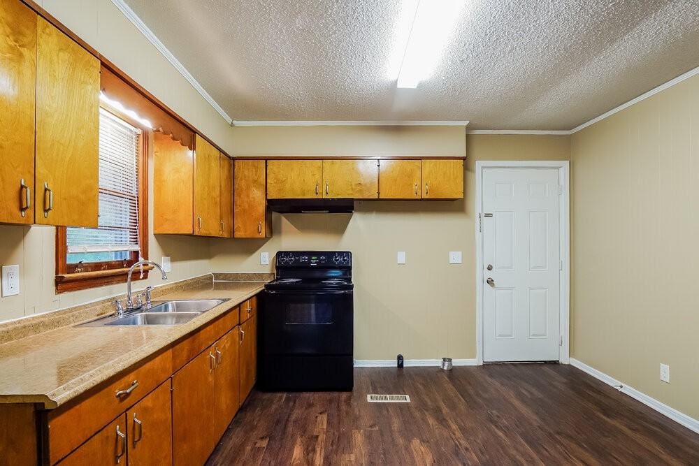 1221 27th Ave N - Photo 7 of 16