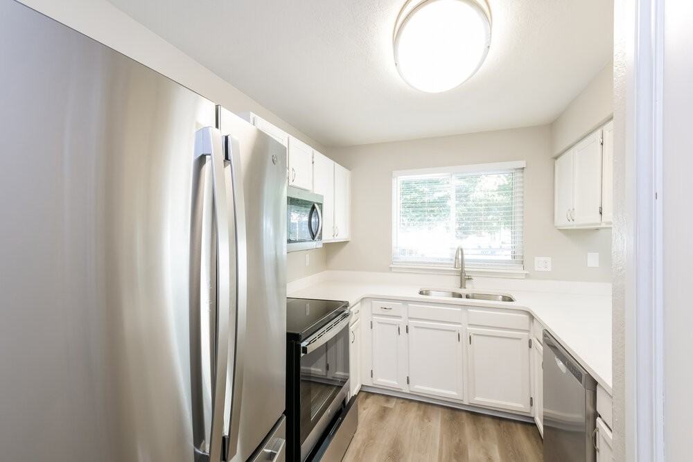 17704 E Bellewood Dr - Photo 7 of 17