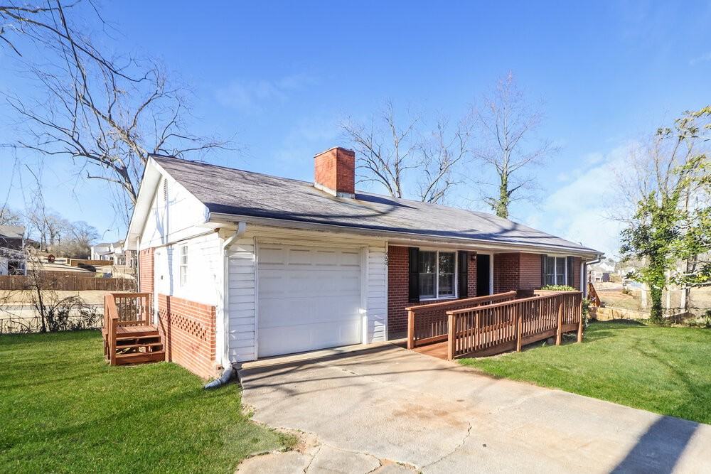 454 New St - Photo 3 of 25