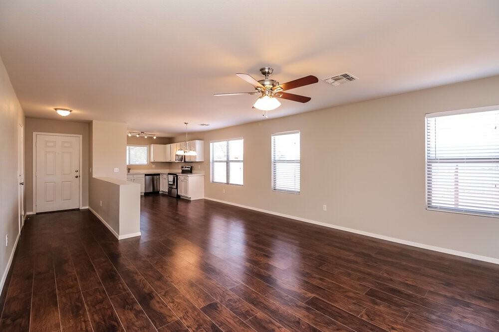 1538 S Danielson Way - Photo 4 of 16