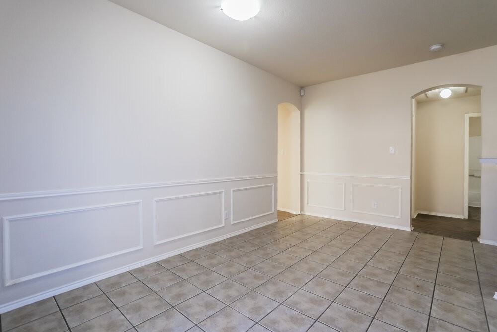 12249 Shadow Wood Trl - Photo 6 of 16