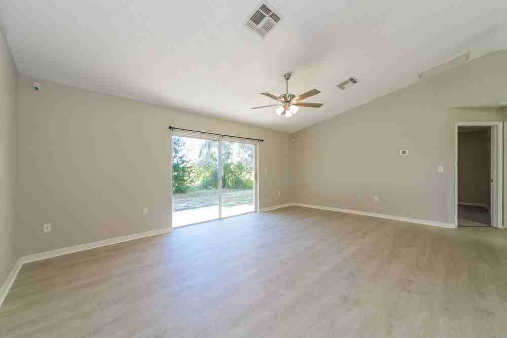 745 Briargrove Ave - Photo 3 of 16