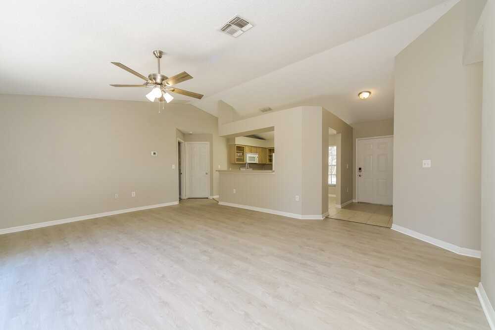 745 Briargrove Ave - Photo 6 of 16