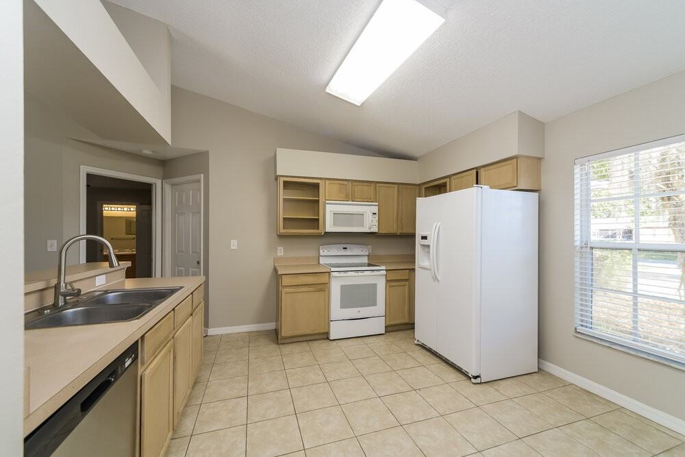 745 Briargrove Ave - Photo 7 of 16