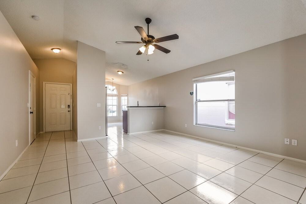 1793 Chatham Cir - Photo 4 of 16