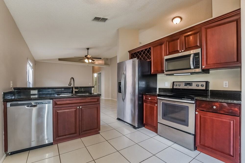 1793 Chatham Cir - Photo 7 of 16