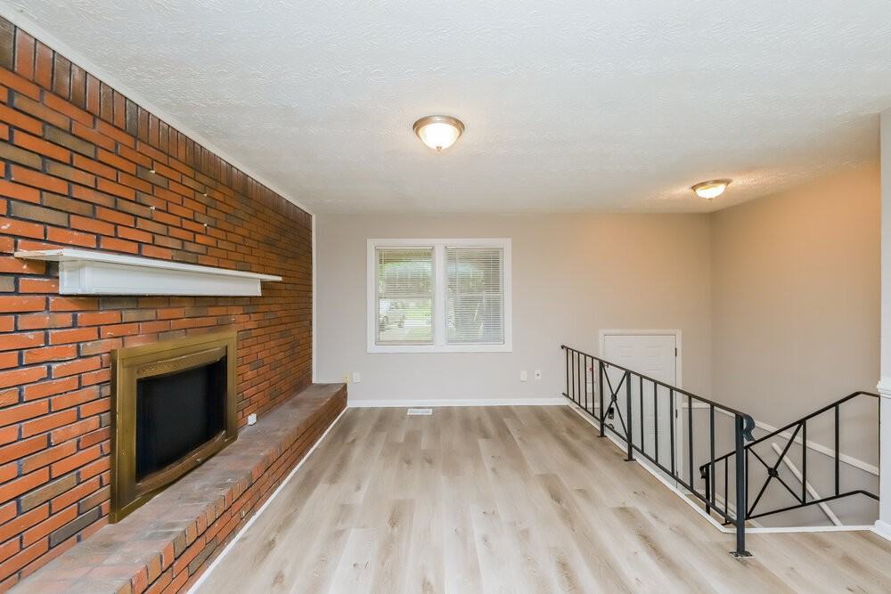 2870 Valley Brook Dr Sw - Photo 5 of 25