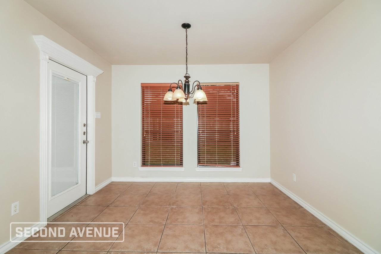 2526 Windrose Dr - Photo 5 of 26