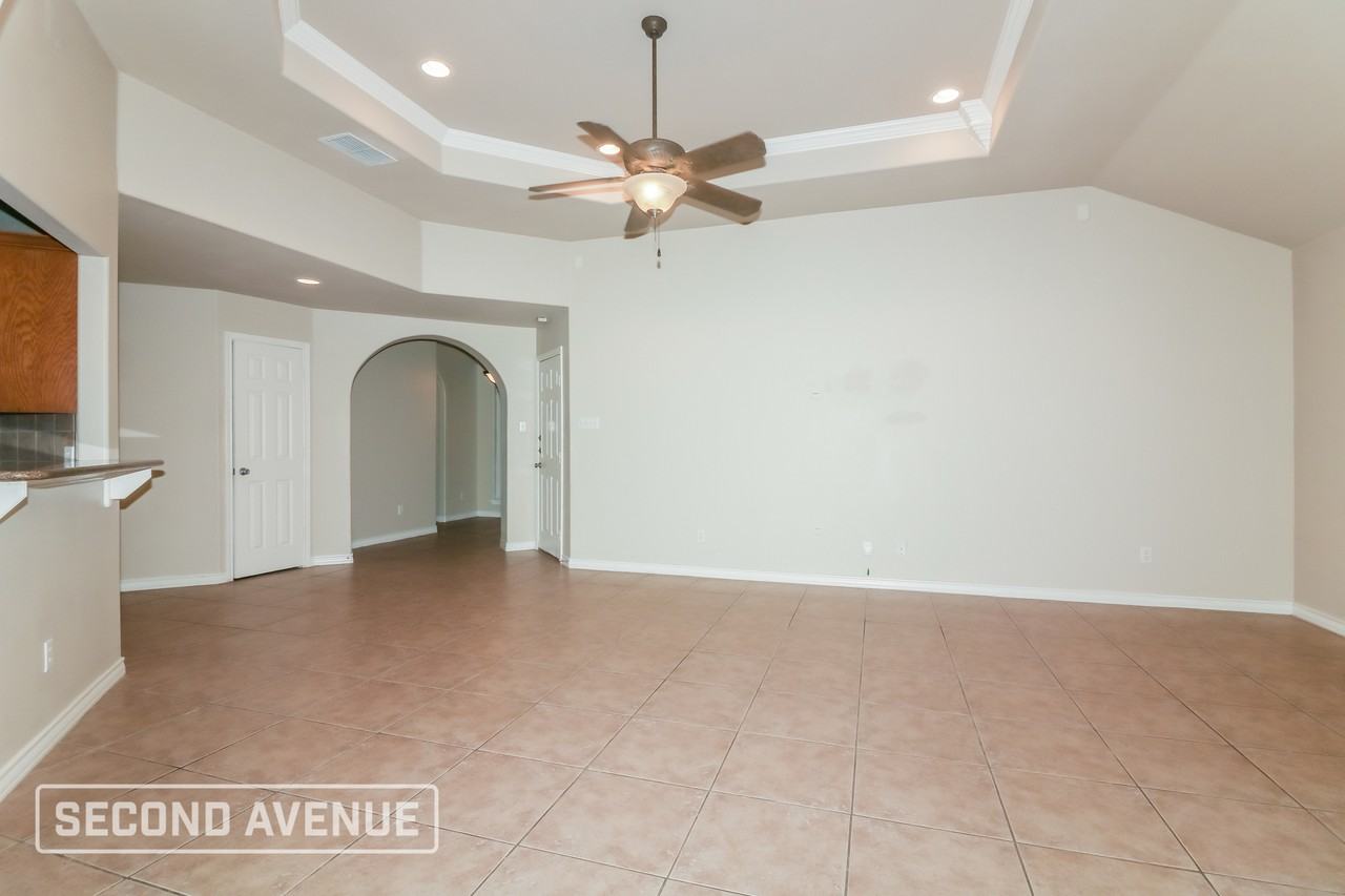 2526 Windrose Dr - Photo 6 of 26