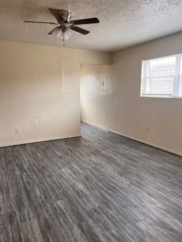 4741 NW Motif Manor Blvd - Photo 3 of 9