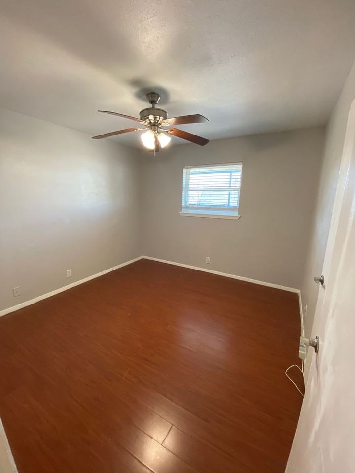 Palms Apartments - Photo 3 of 6