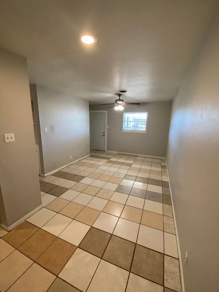 Palms Apartments - Photo 4 of 6