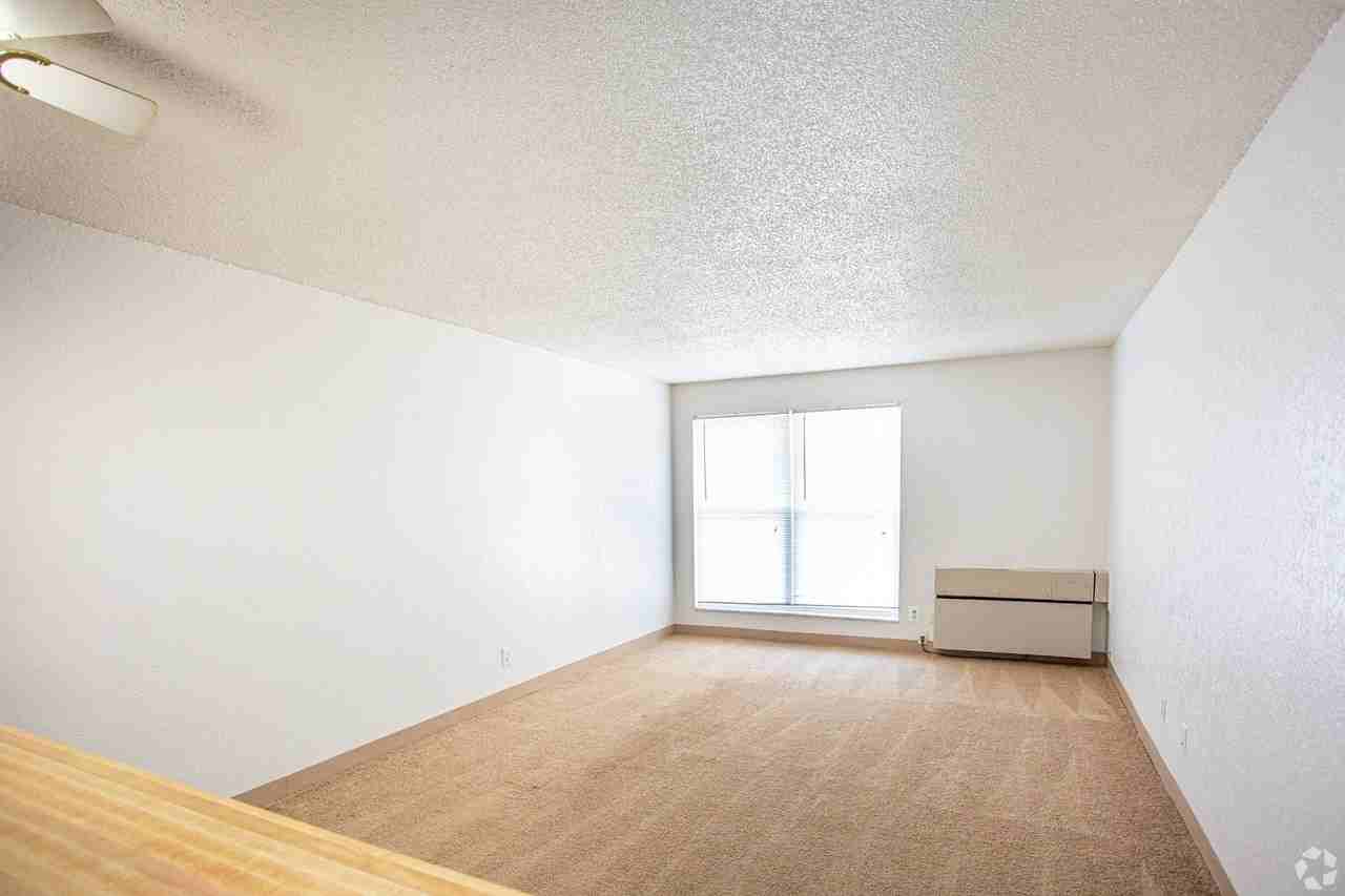 Unicorn Apartments - Photo 5 of 22