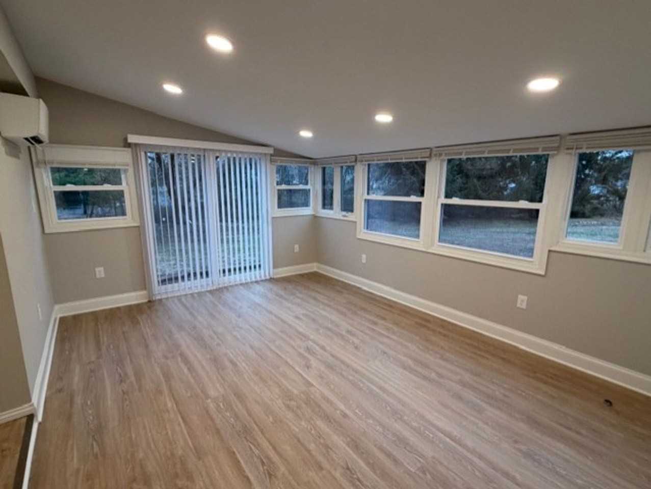 2042 Lenhart Rd - Photo 4 of 7