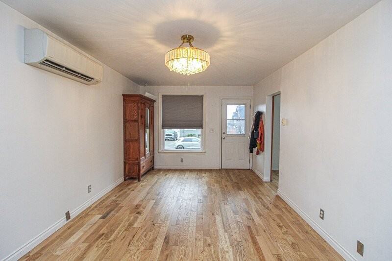 1421 Grand Ave - Photo 2 of 39