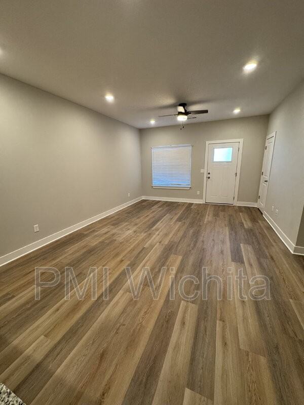 5244 N Cypress Cir - Photo 3 of 16