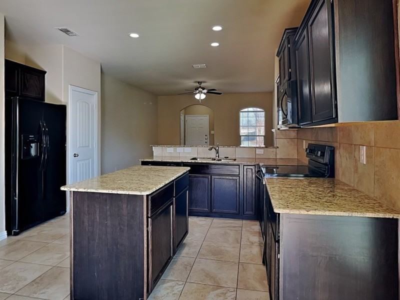 611 Jennie Marie Cir - Photo 4 of 17