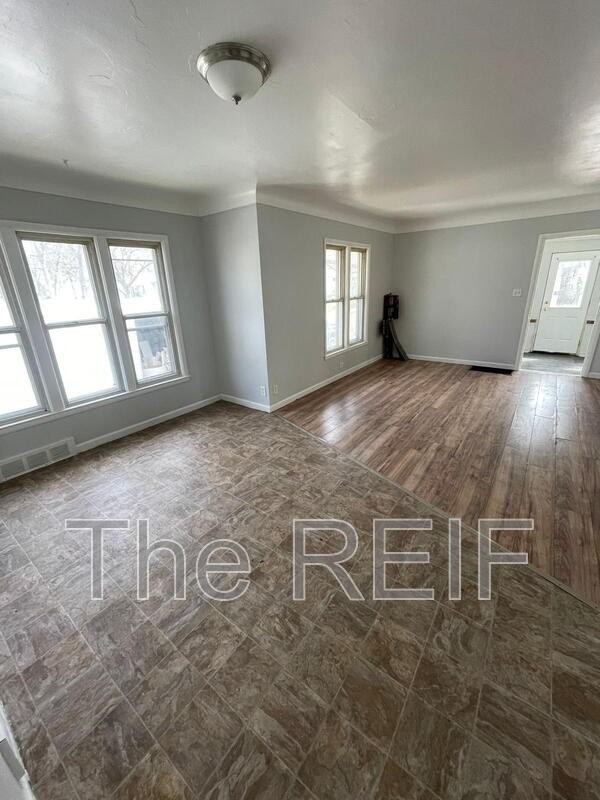 1553 Illinois Ave - Photo 2 of 13