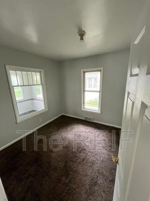 1553 Illinois Ave - Photo 7 of 13