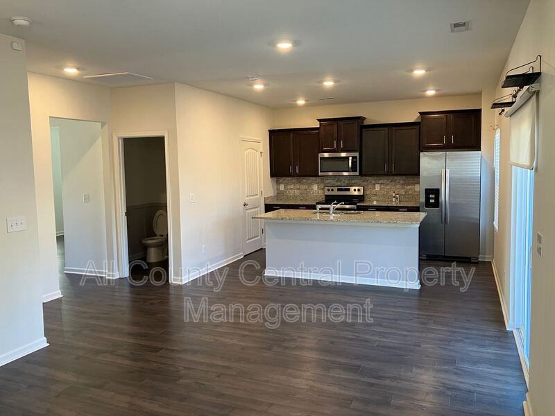 22730 Duffee Ln - Photo 3 of 15